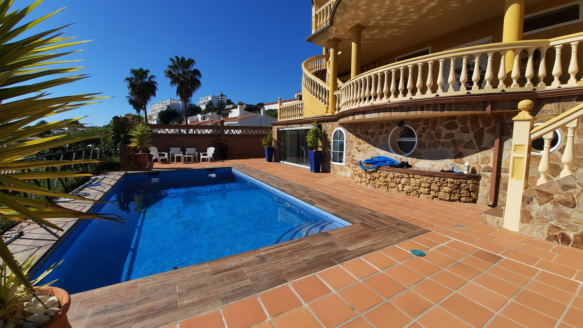 4 bedroom Villa For Sale in Fuengirola, Málaga - thumb 19