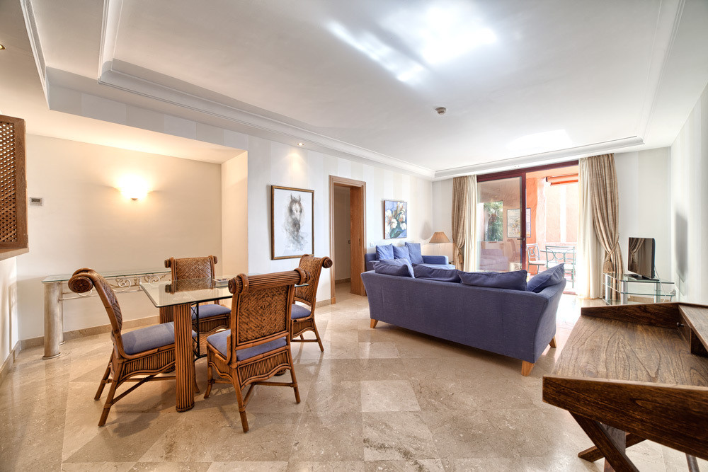 2 bedroom Apartment For Sale in New Golden Mile, Málaga - thumb 3
