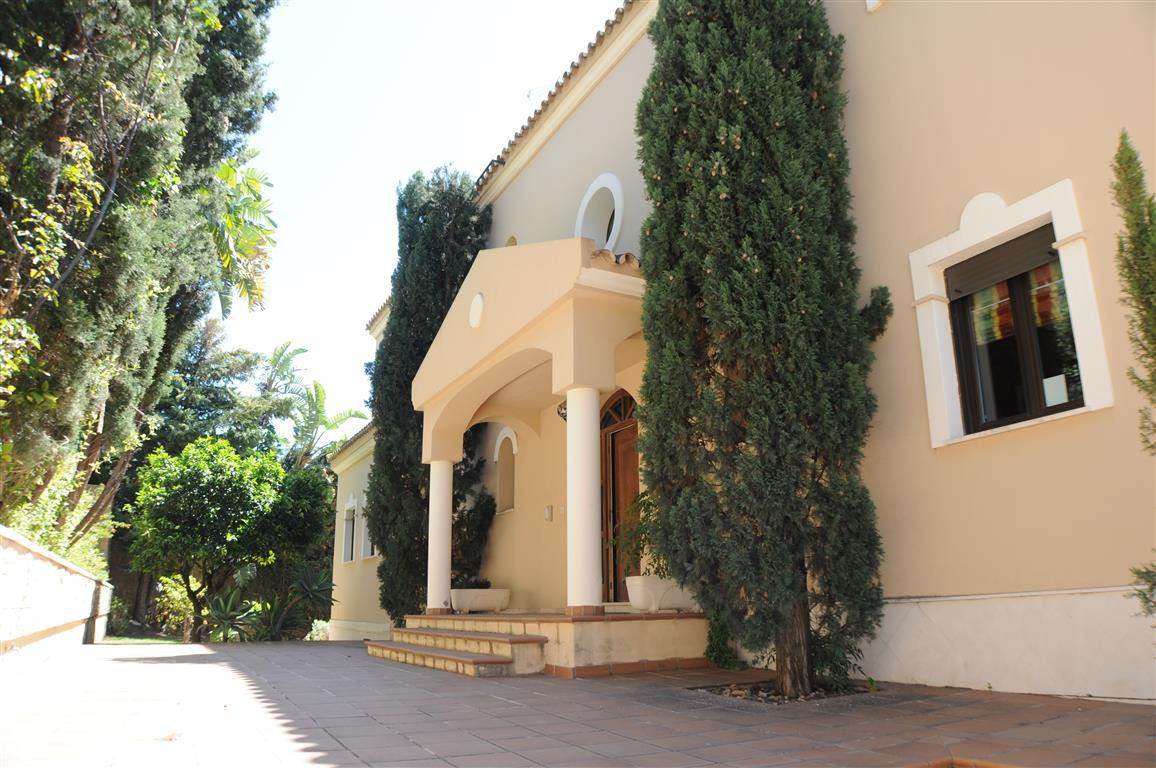 Villa Detached in Sierra Blanca, Costa del Sol
