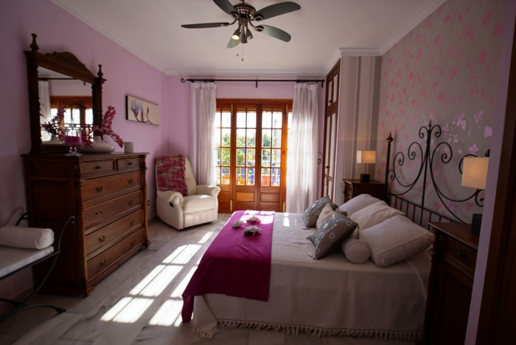 5 bedroom Villa For Sale in El Padron, Málaga - thumb 14