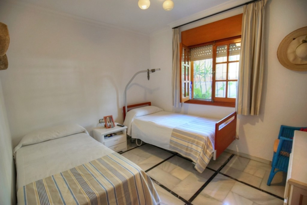 5 bedroom Villa For Sale in El Padron, Málaga - thumb 20