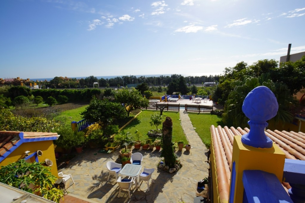 Villa Detached for sale in El Padron, Costa del Sol