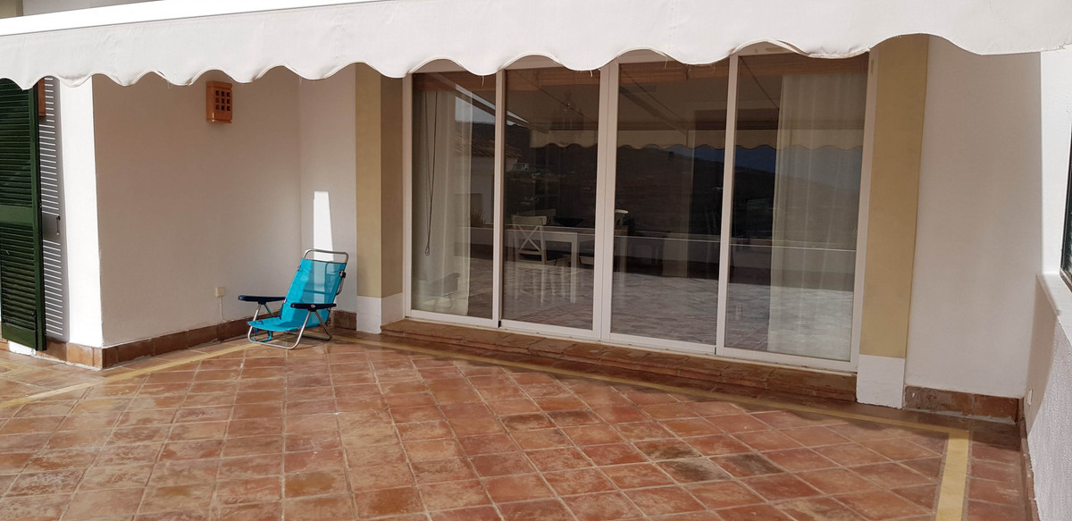 Apartamento Planta Media en Doña Julia, Costa del Sol
