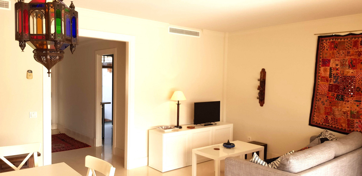 Apartment Middle Floor in Doña Julia, Costa del Sol
