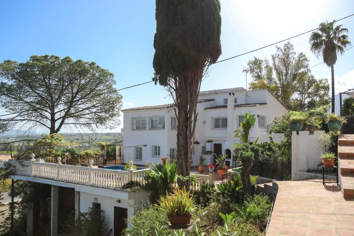 Detached Villa suitable for holiday rentals. THREE SEPARATE living accommodations. 

In an UNBEATABL, Spain