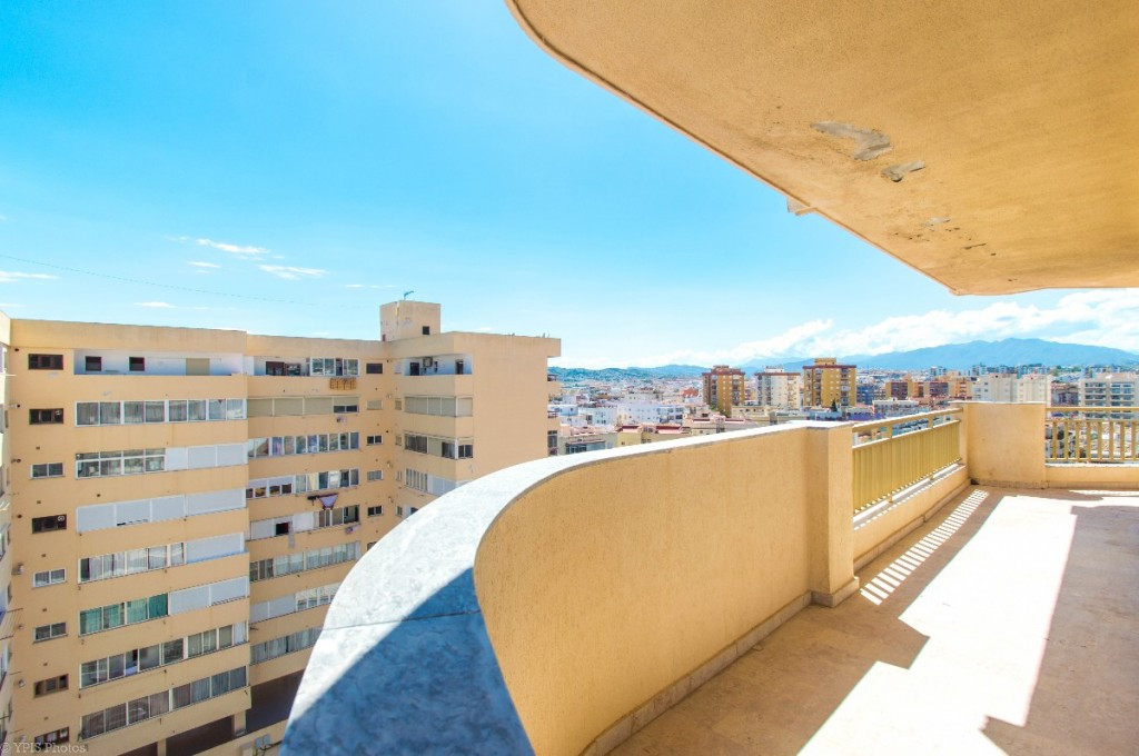 4 bedroom Apartment For Sale in Fuengirola, Málaga - thumb 4