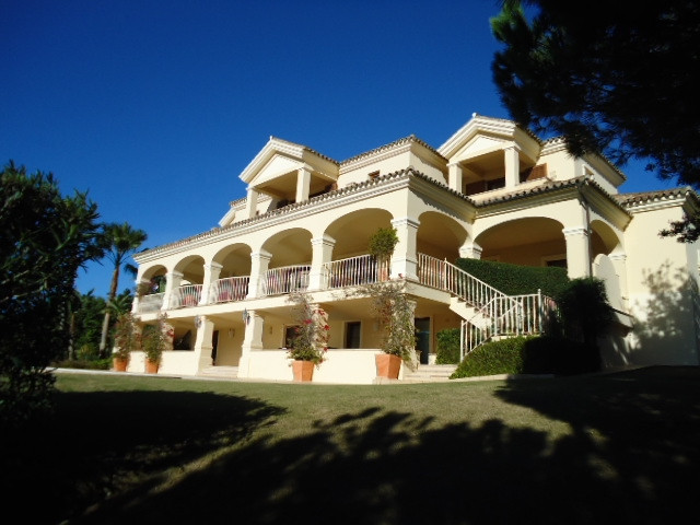 Villa con 5 Dormitorios en Venta Sotogrande Alto