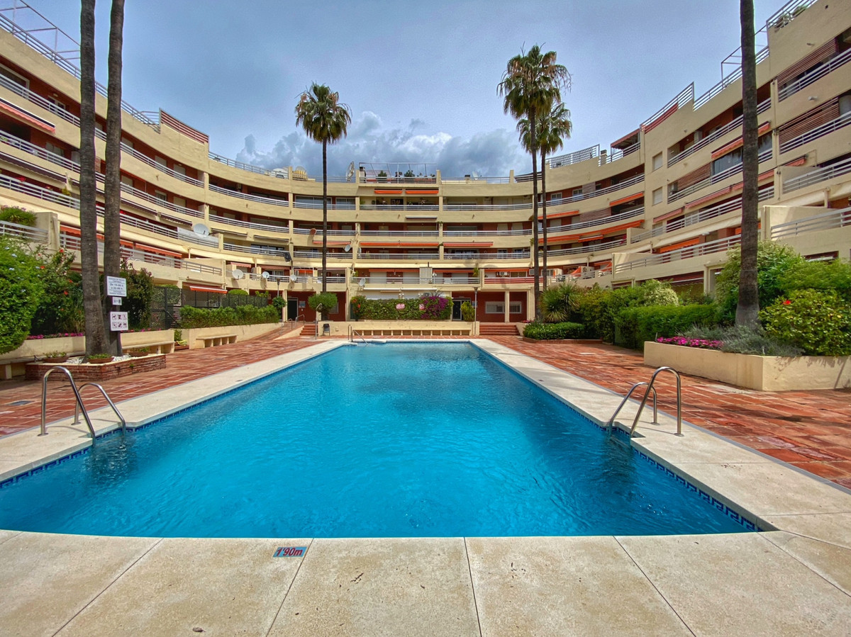 3 Bedroom Ground Floor Apartment For Sale Marbella, Costa del Sol - HP2684195