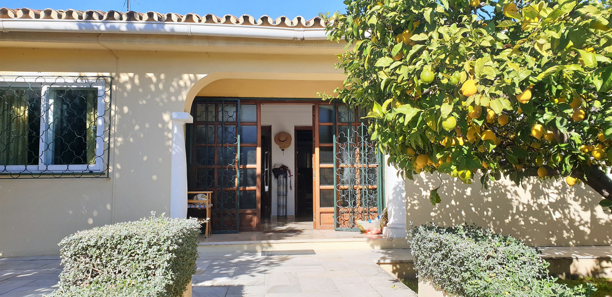 Detached Villa for sale in San Pedro de Alcántara R3349051