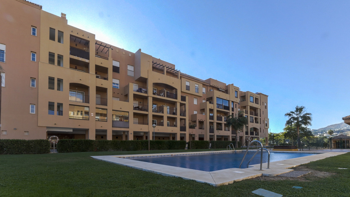 2 Bedroom Middle Floor Apartment For Sale Fuengirola, Costa del Sol - HP3047477