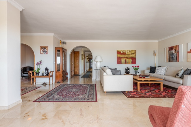 4 bed Property For Sale in Atalaya, Costa del Sol - thumb 4