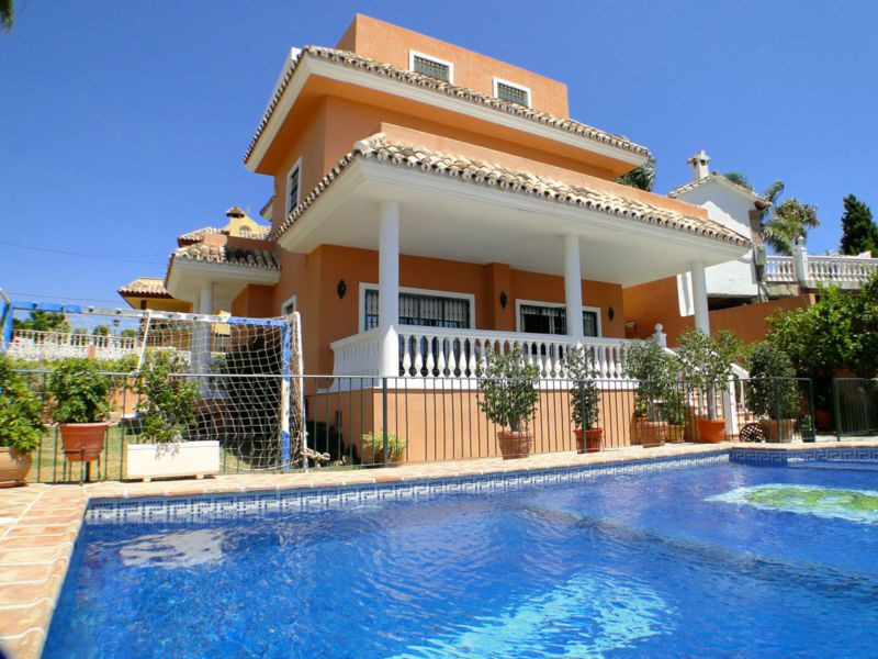 5 Bedroom Detached Villa For Sale Nueva Andalucía, Costa del Sol - HP2268845