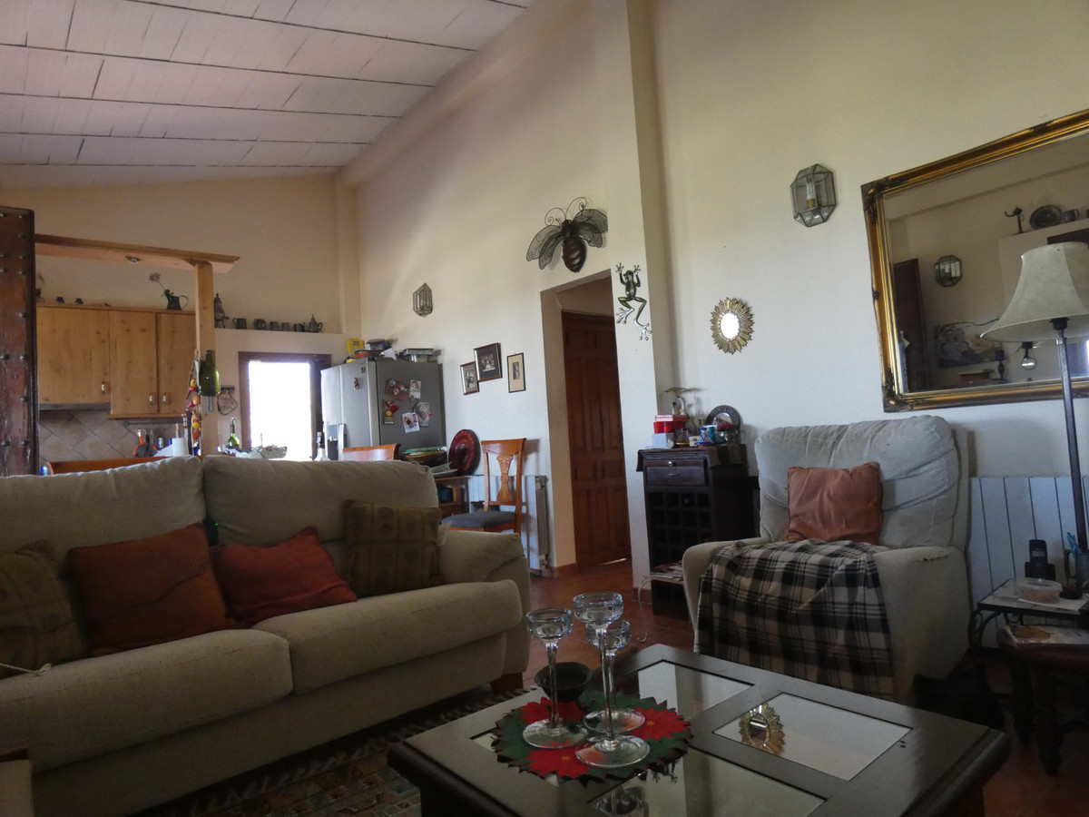 Lovely country house with spectacular views for sale in Alhaurín el Grande.