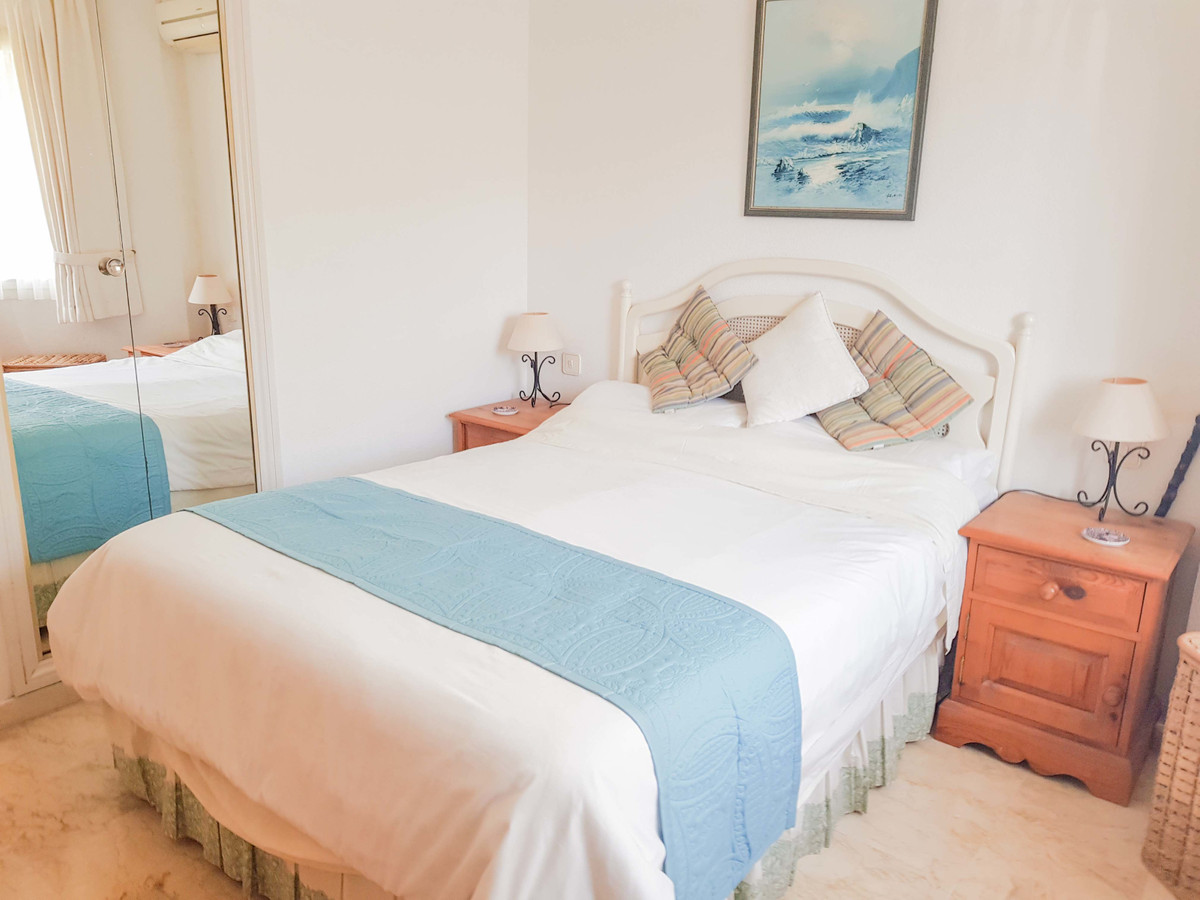2 bedroom Apartment For Sale in Calahonda, Málaga - thumb 4