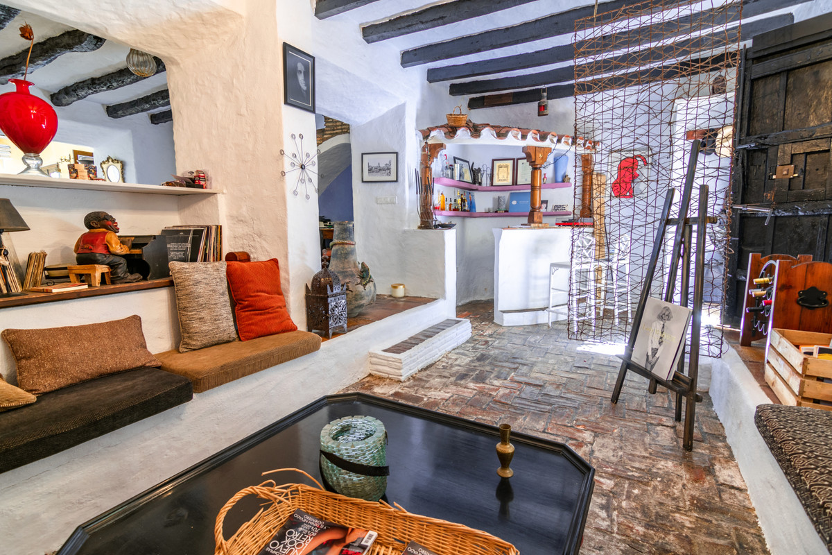 2 bedroom Townhouse For Sale in Estepona, Málaga - thumb 1