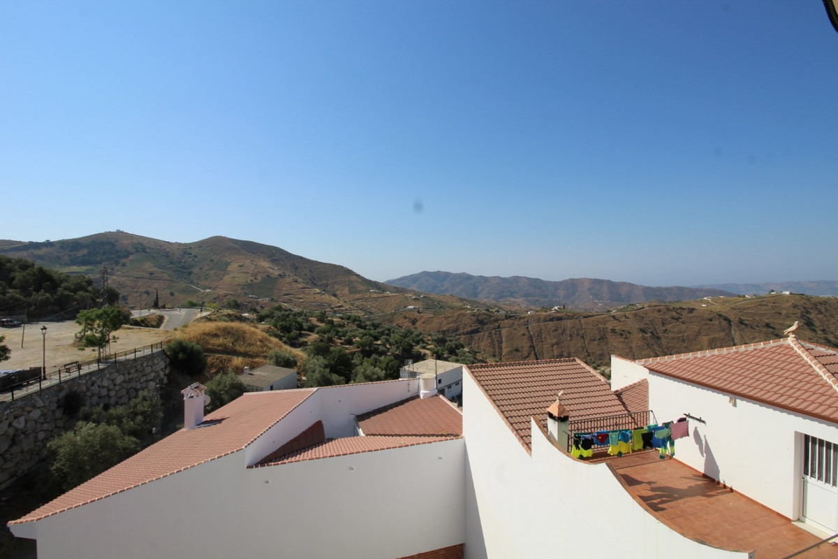 Nice apartment in Canillas de aceituno. The property has 95 m2 and consists of a spacious living roo, Spain