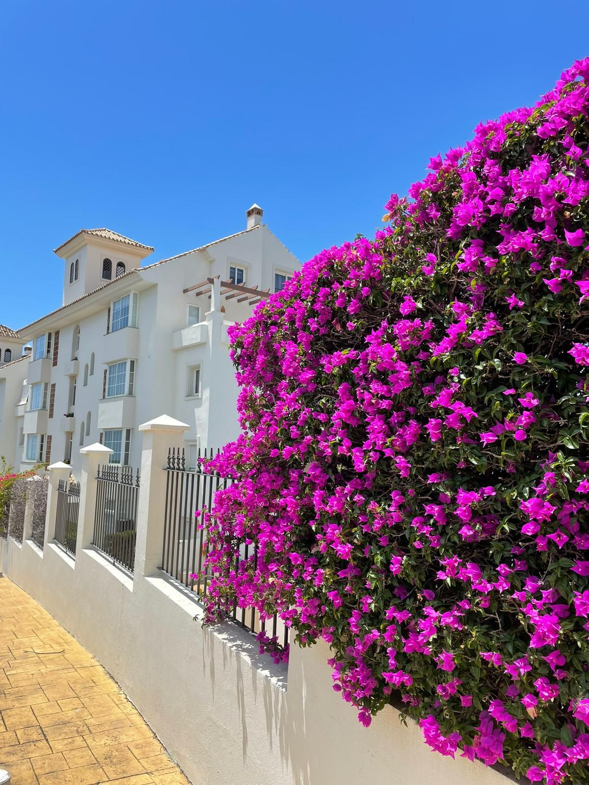 Albatros.

Two-bedroom groundfloor apartment with stunning sea and mountain views in Marbella ', Spain