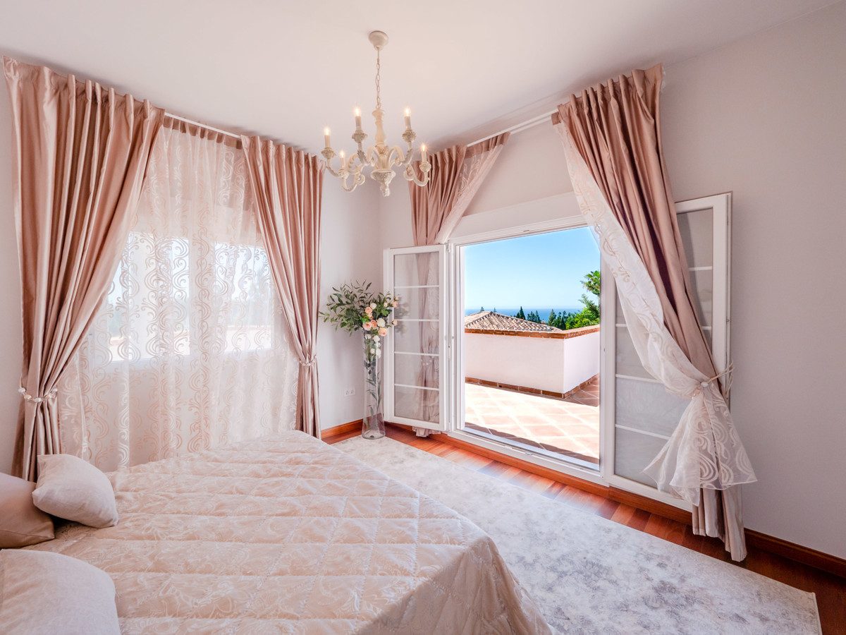 5 bedroom Villa For Sale in Mijas Costa, Málaga - thumb 15