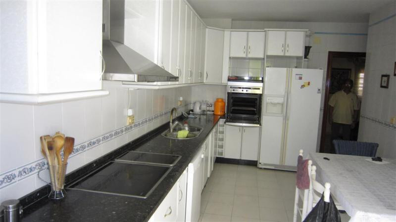 4 bedroom Apartment For Sale in Fuengirola, Málaga - thumb 5
