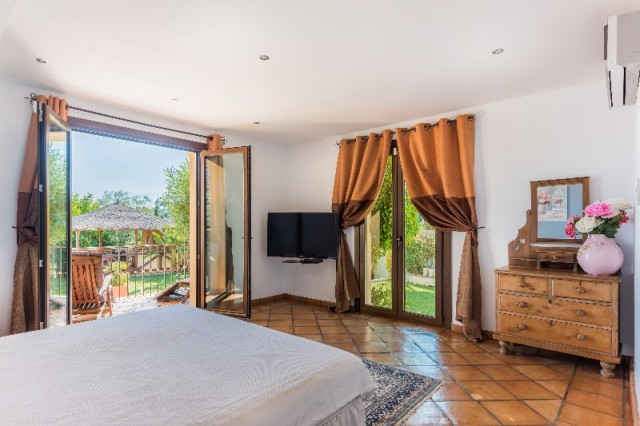 6 bedroom Villa For Sale in Benahavís, Málaga - thumb 15