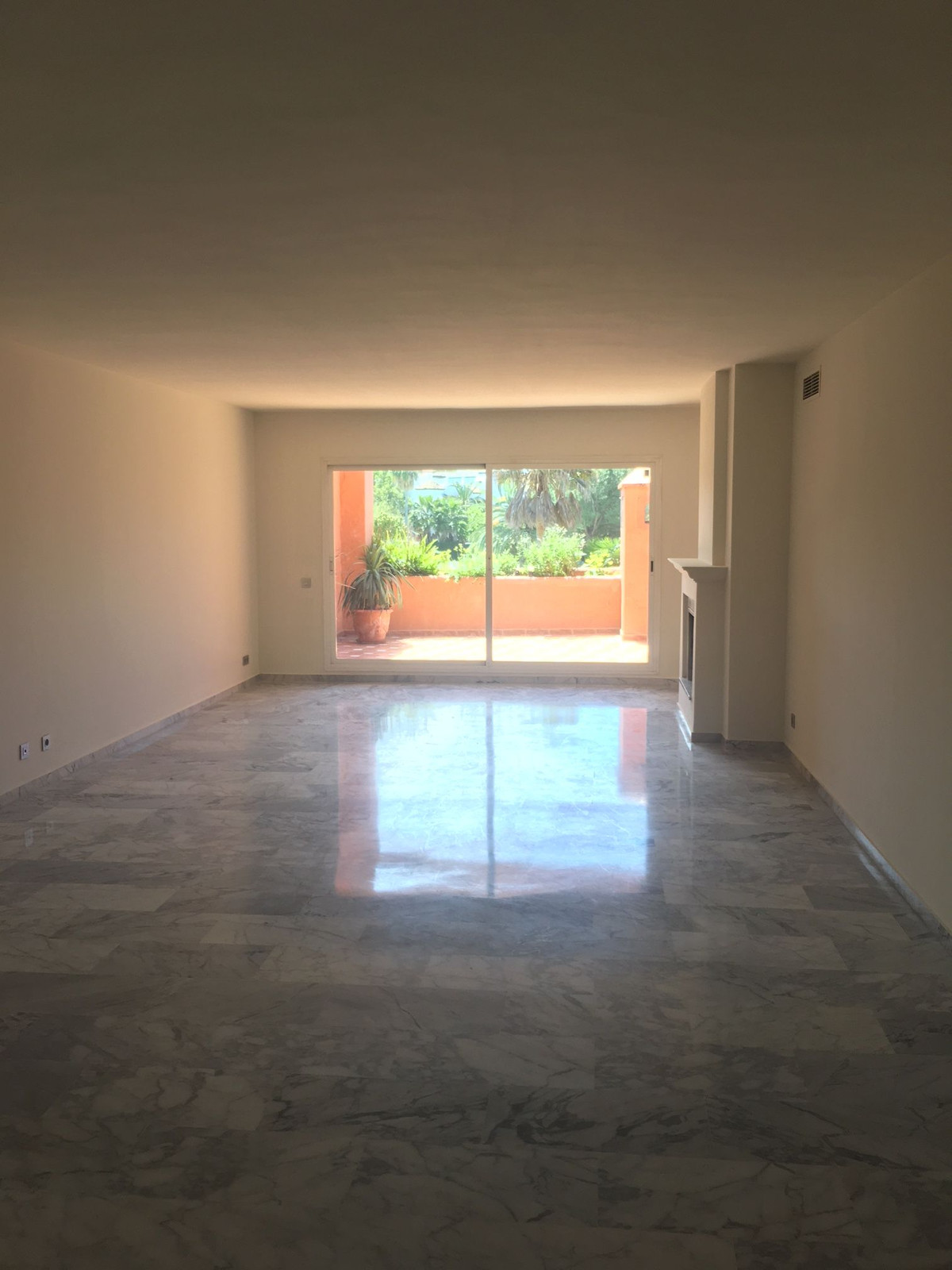 3 bedroom Apartment For Sale in Guadalmina Baja, Málaga - thumb 3