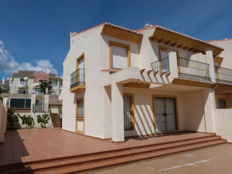 This beautiful villa is located in one of the most sought after areas of Torre del Mar. The property, Spain