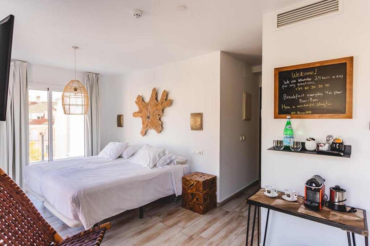 14 bedrooms Commercial in Fuengirola