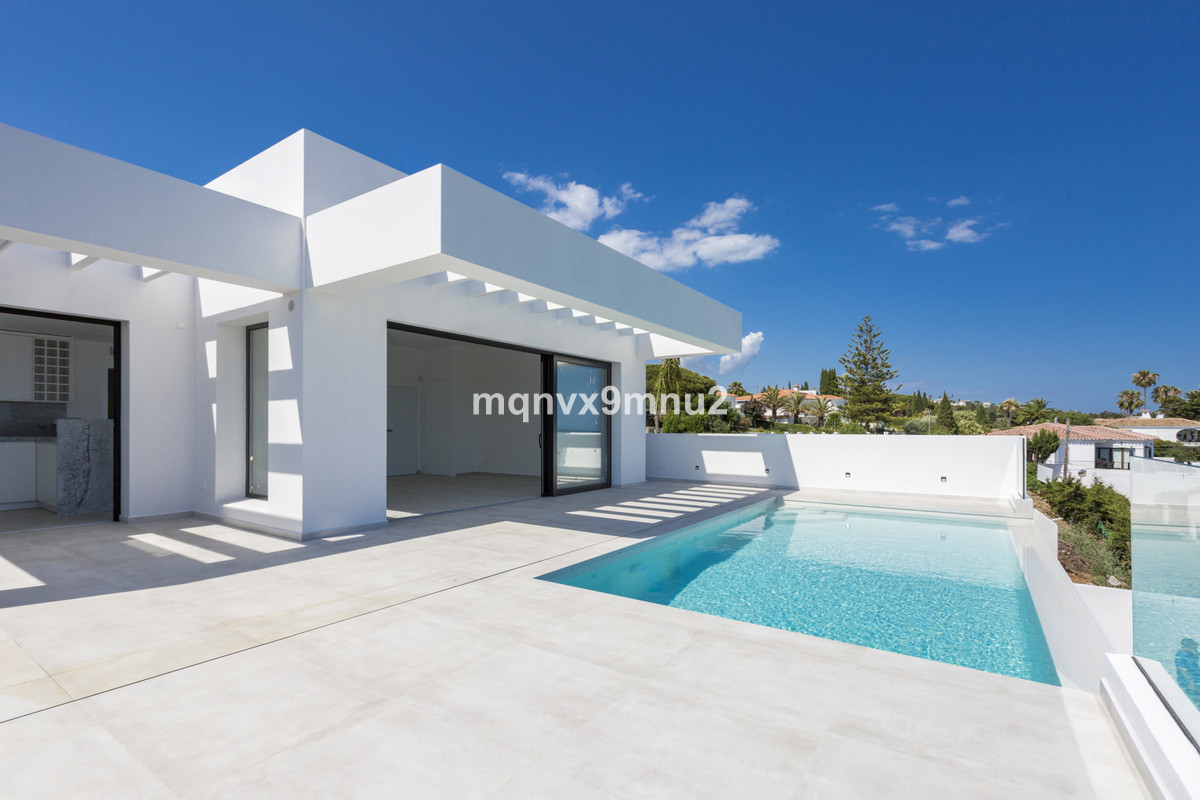 Detached Villa for sale in El Chaparral, Costa del Sol