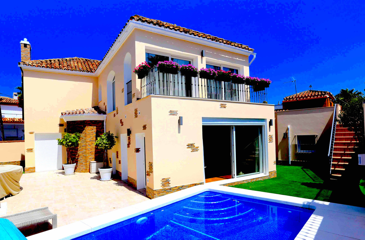 Recently refurbished luxury home villa, located in San Pedro Alcantara. With walking distance to bot, Spain