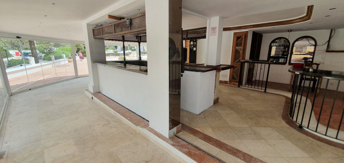 0 bedroom Commercial Property For Sale in Puerto de Cabopino, Málaga - thumb 3