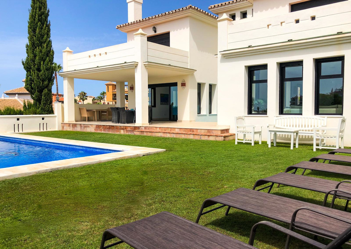 						Villa  Independiente
																					en alquiler
																			 en Riviera del Sol
					