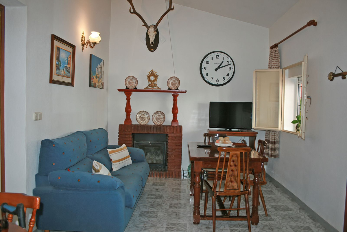 3 bedroom Villa For Sale in Alhaurín el Grande, Málaga - thumb 5