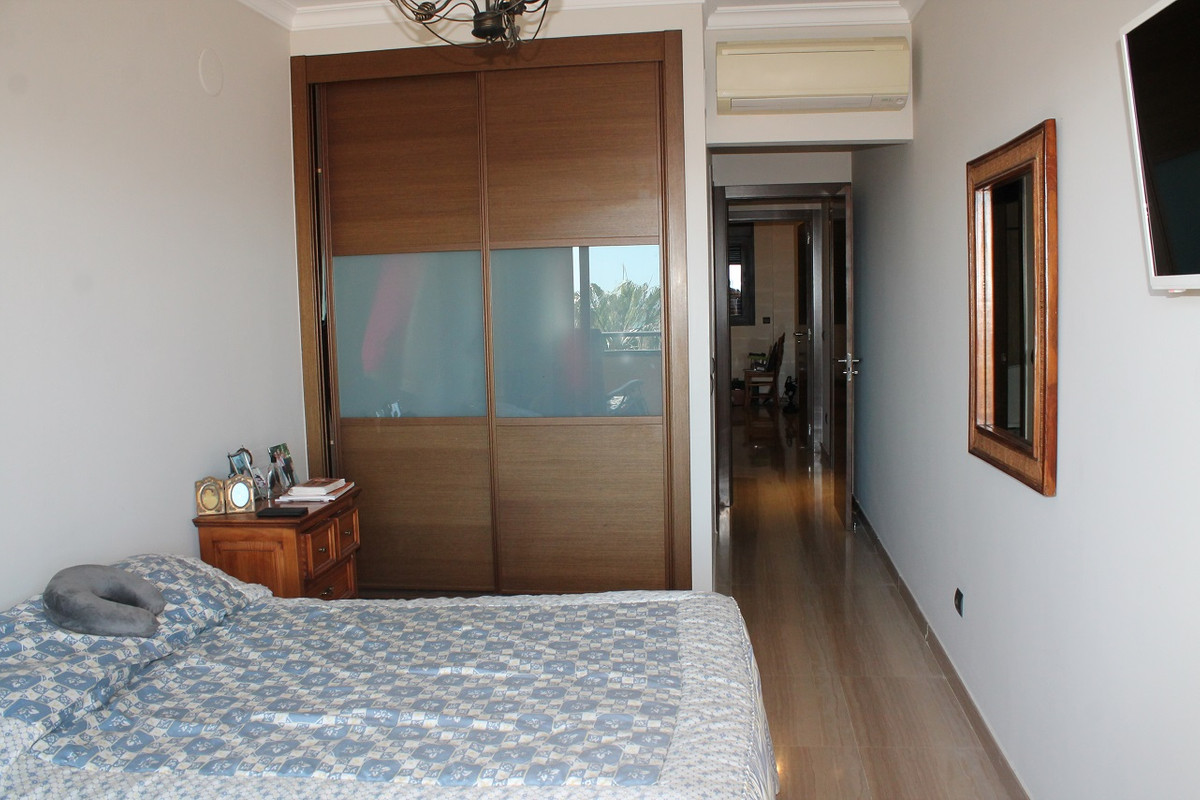 2 bedroom Apartment For Sale in Fuengirola, Málaga - thumb 10