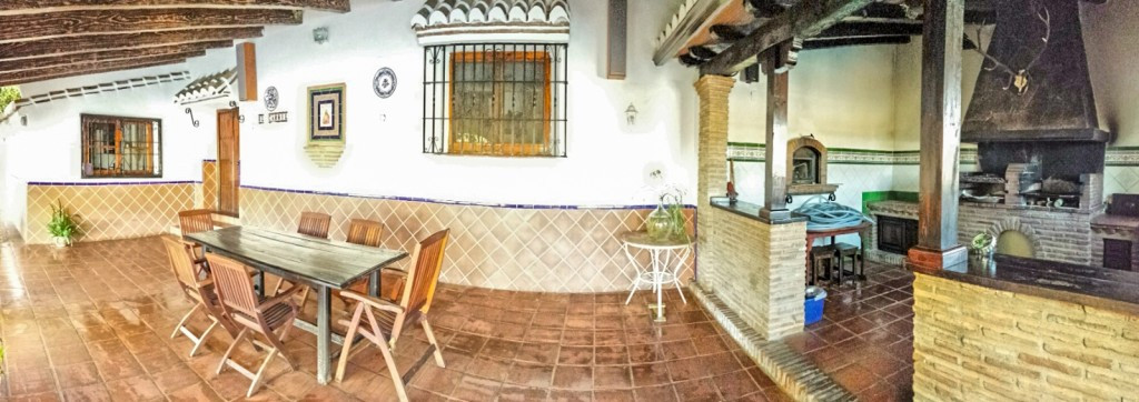 Beautiful Finca with separate guest accomodation, stable, riding school and production of olive trees, avocados, and several fruit trees.