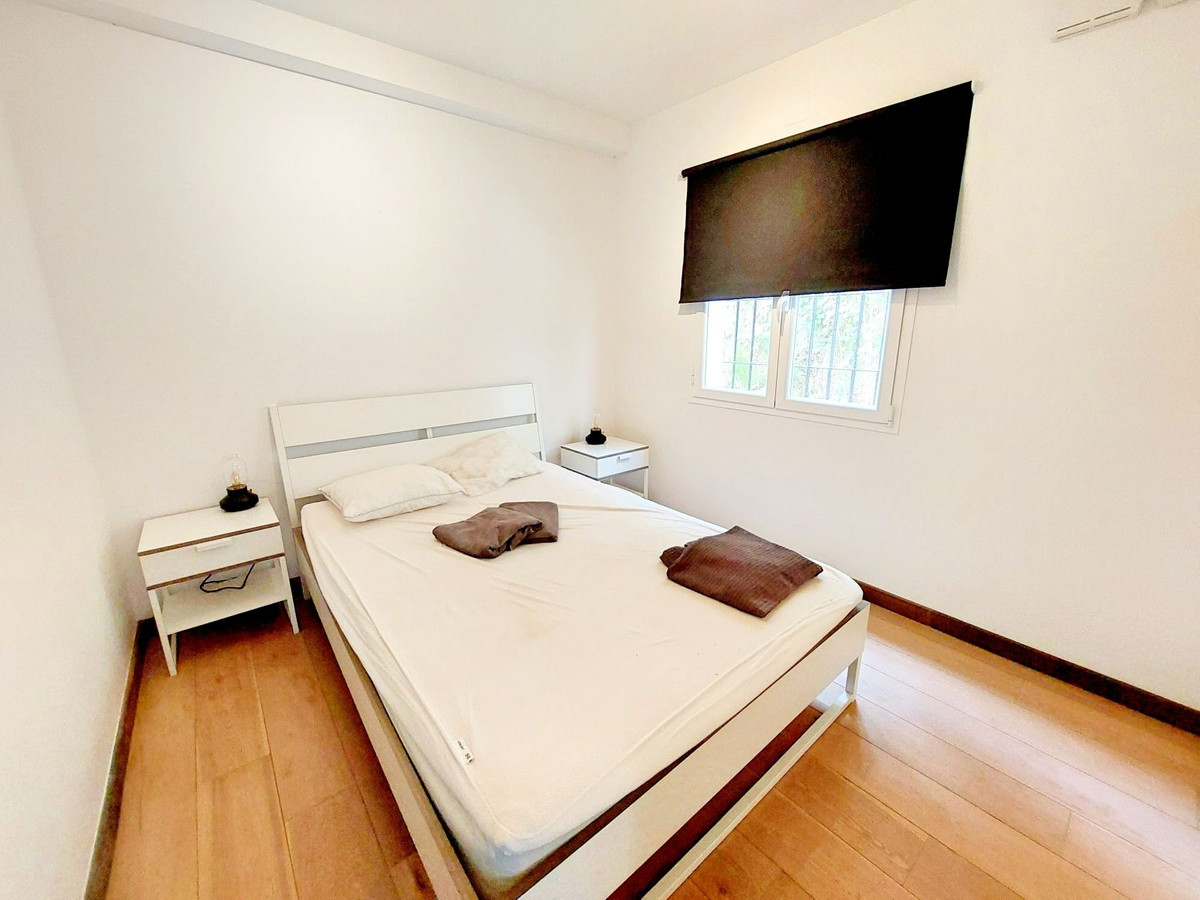 6 bedroom Villa For Sale in Benalmadena Costa, Málaga - thumb 26
