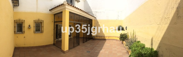 Adosados, -- Select --, Costa del Sol.
3 Dormitorios, 3 Banos, Construidos 260 m², Jardin/Terreno 14, Spain