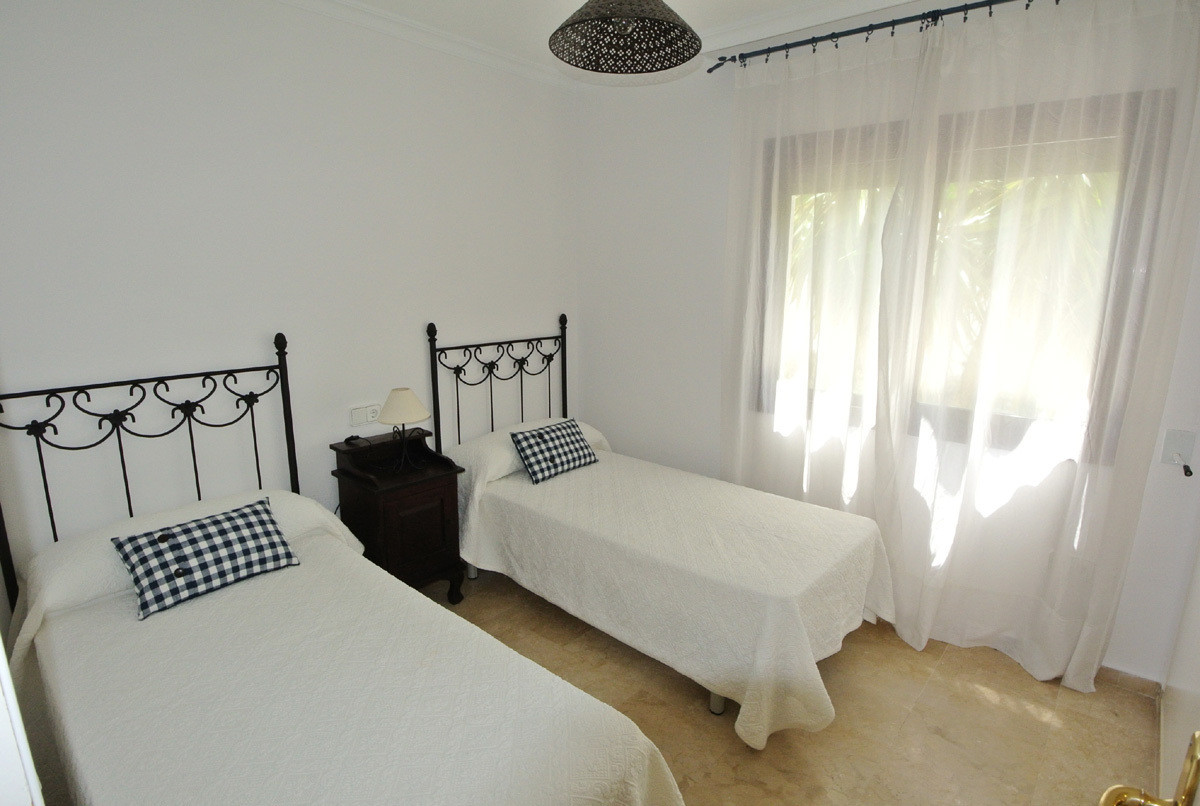 2 bedroom Apartment For Sale in The Golden Mile, Málaga - thumb 14