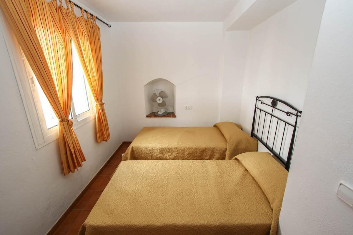 7 Dormitorio Adosada Unifamiliar En Venta Guaro
