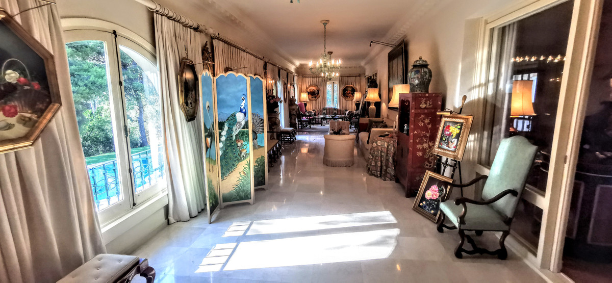 9 bedroom Villa For Sale in The Golden Mile, Málaga - thumb 24