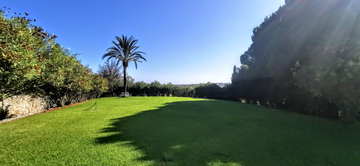 9 bedroom Villa For Sale in The Golden Mile, Málaga - thumb 36