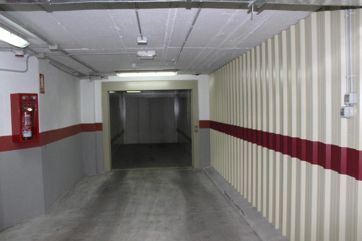 GARAGE  for sale right dowtown.. .. Constructed area, 13.89 m2, useful; 10.80 m2 PRICE: 27000 €, Spain