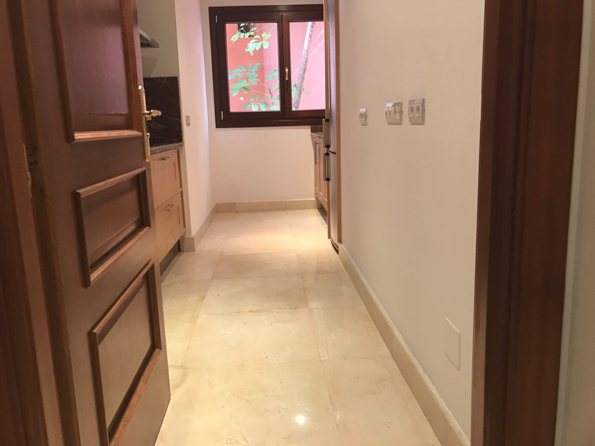 2 bedroom Apartment For Sale in New Golden Mile, Málaga - thumb 12