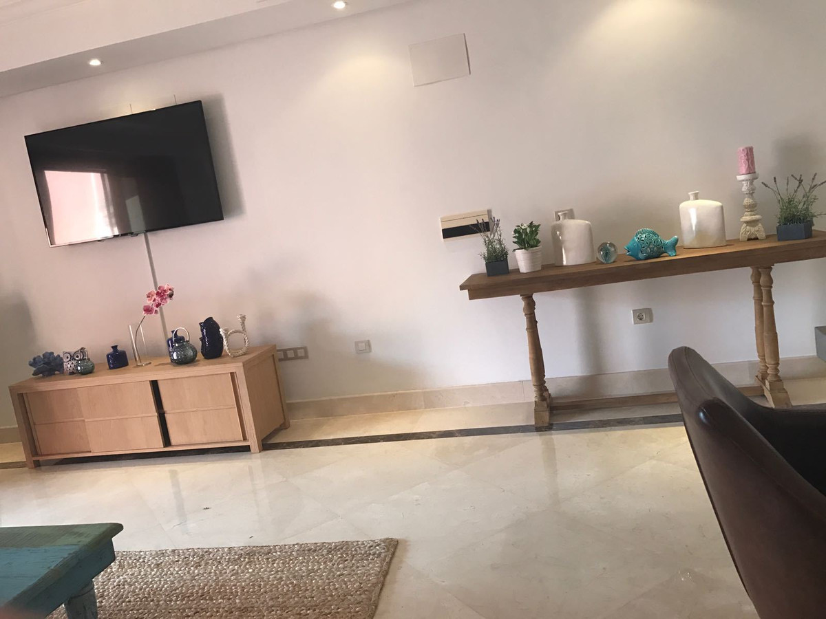 2 bedroom Apartment For Sale in New Golden Mile, Málaga - thumb 9
