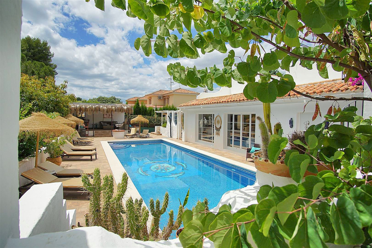 7 bed, 6 bath Villa - Detached - for sale in Alhaurín el Grande, Málaga, for 649,000 EUR