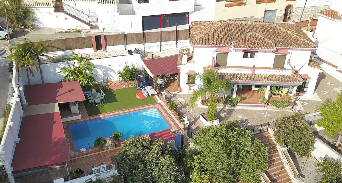 						Villa  Detached
													for sale 
																			 in Coín
					