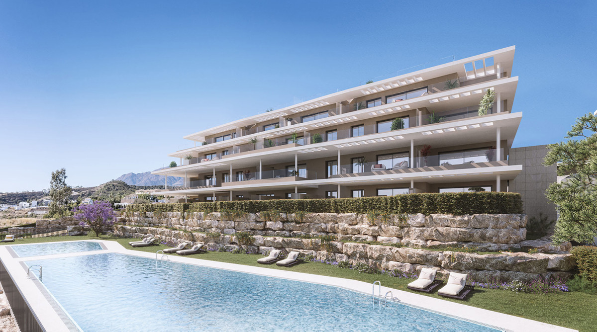 Apartments for sale in Estepona R4425733