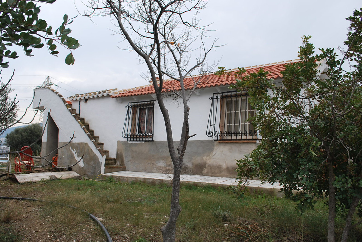 Villa te koop in Alhaurín de la Torre R3010597