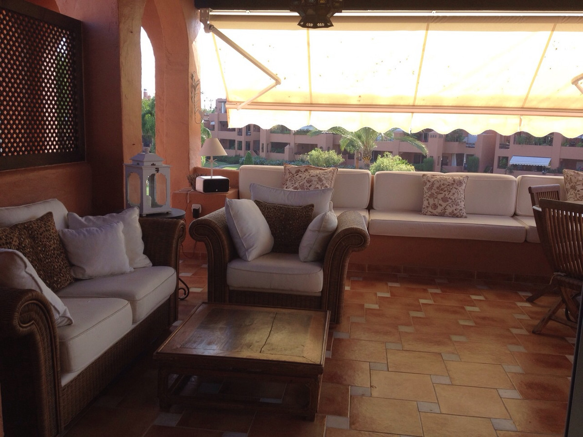 4 bedrooms Apartment in Guadalmina Baja