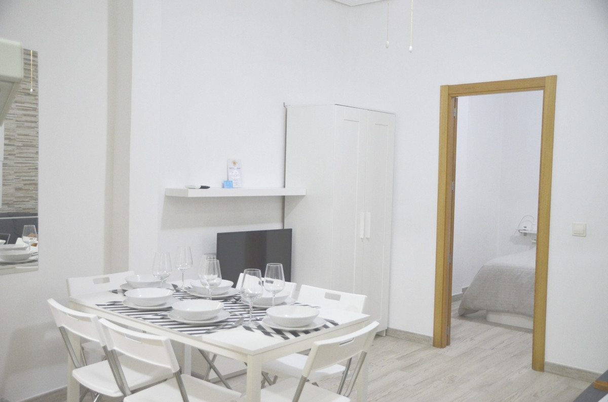 						Apartment  Middle Floor
													for sale 
																			 in Málaga
					