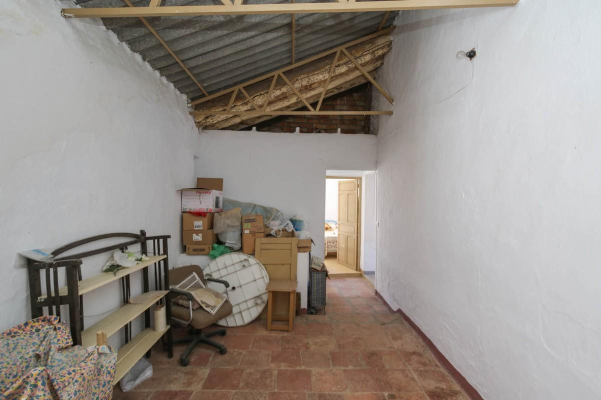 5 Bedroom Terraced Townhouse For Sale Guaro